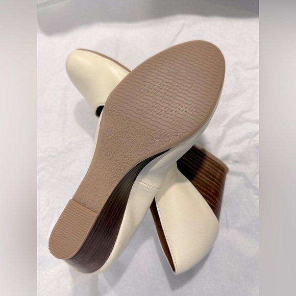 Andre Assous Khloe Leather Block Heels Women’s 6.5M Ivory Cream Round Toe Pumps - Picture 11 of 11